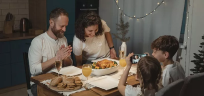 Cómo nos afecta una cena a altas horas de la noche  