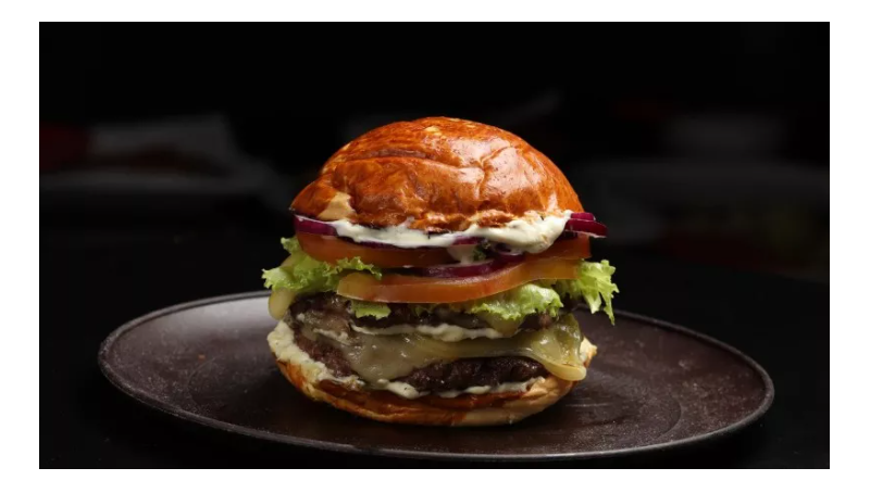 La comida muy procesada incita a comer en exceso